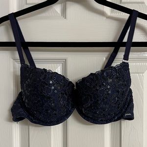 Victoria’s Secret  bra size 36C,good condition pre-owned.